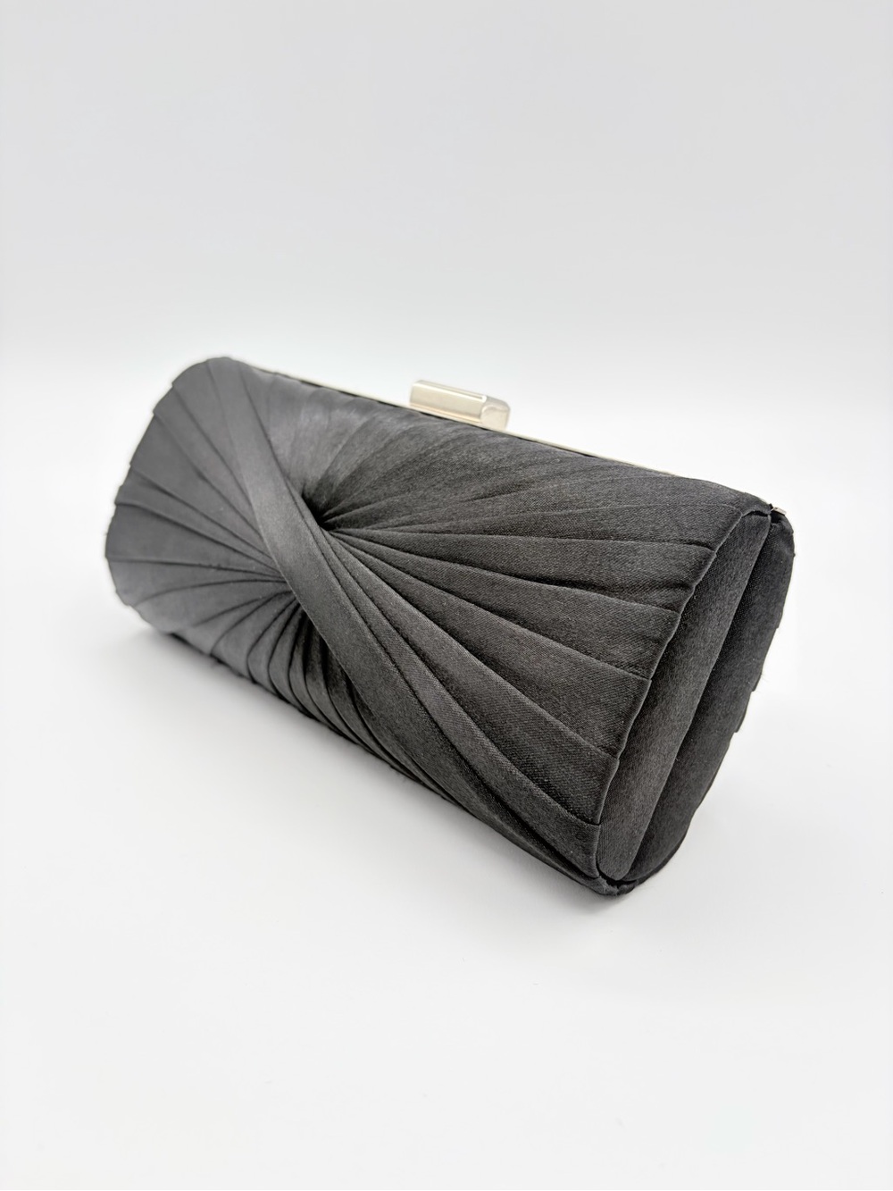 Le Chateau Black Satin Pleated Evening Clutch Chain Shoulder Bag - Picture 5 of 15
